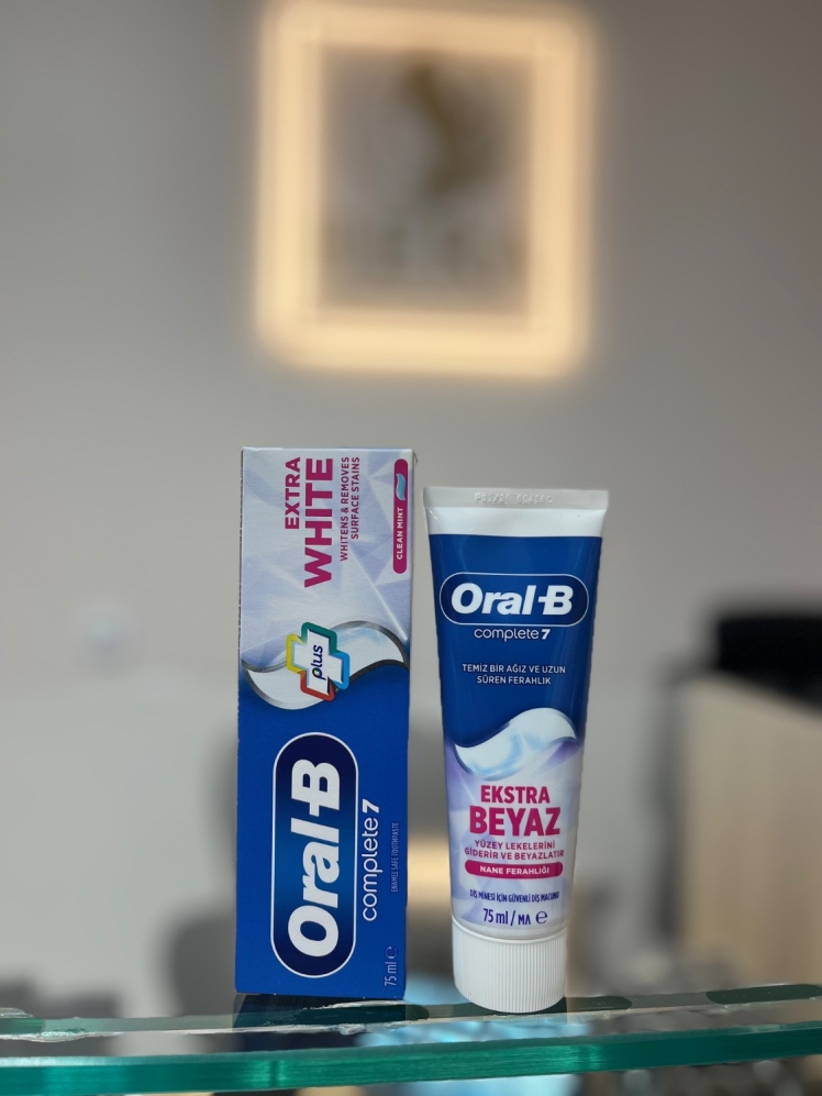 خمیر دندان سفید کننده اکسترا وایت اورال بی Oral-B